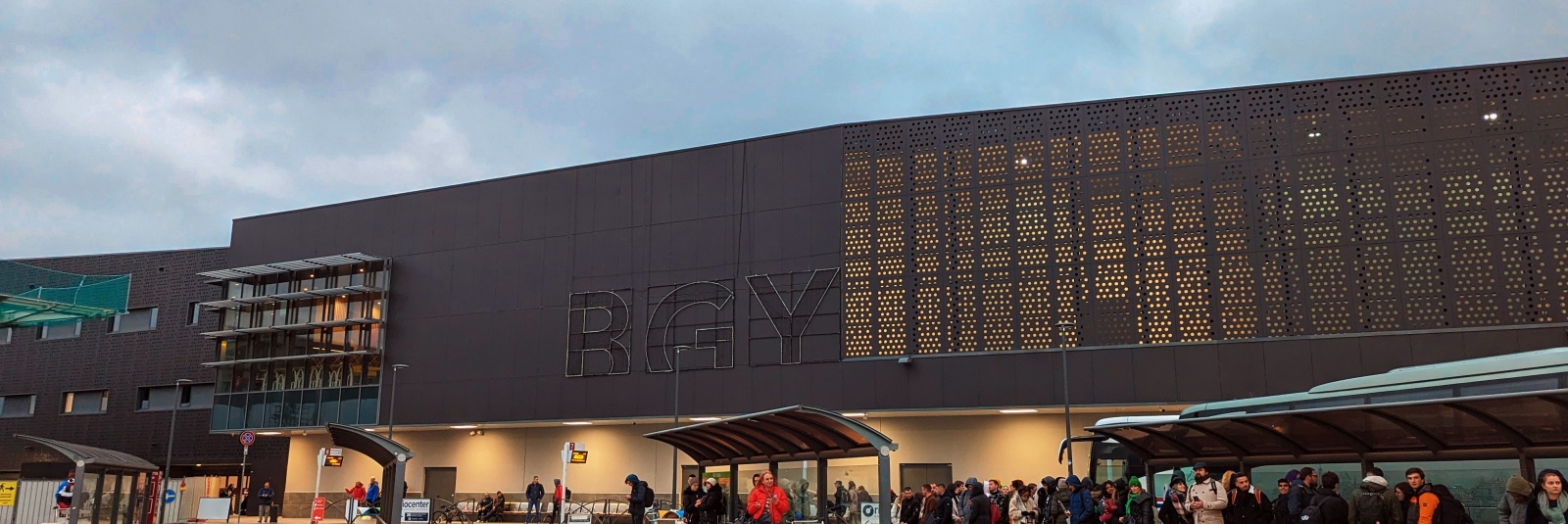 How to Get from Bergamo Airport to Milan City Centre?