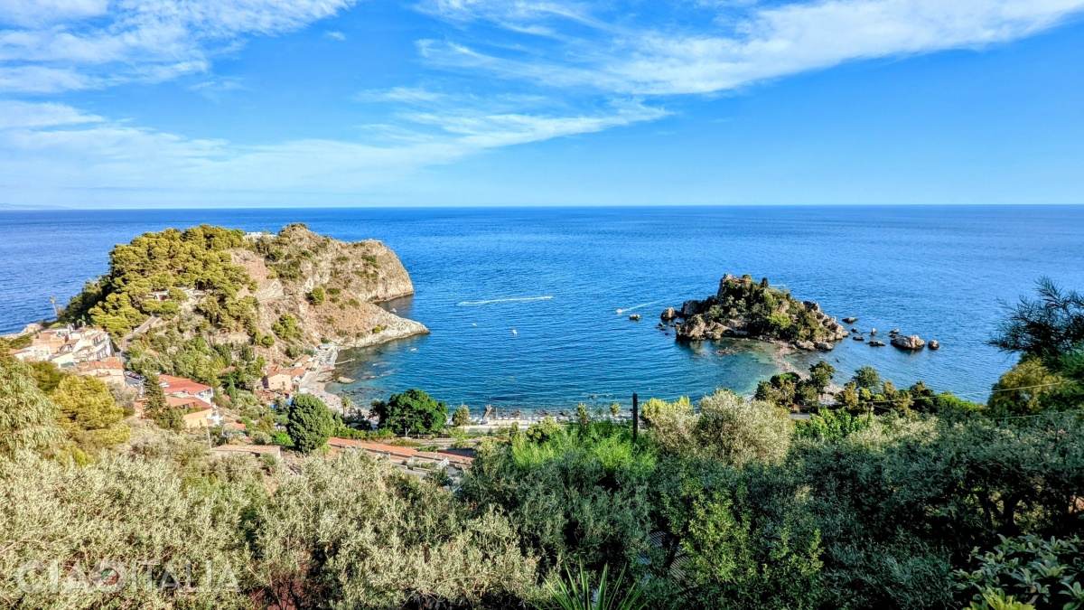 If you choose to walk down from Taormina to Isola Bella, you will enjoy several views like this one.