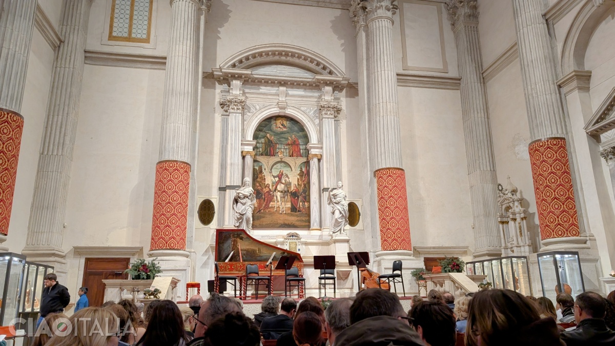 Classical music concerts are held in the San Vidal Church.