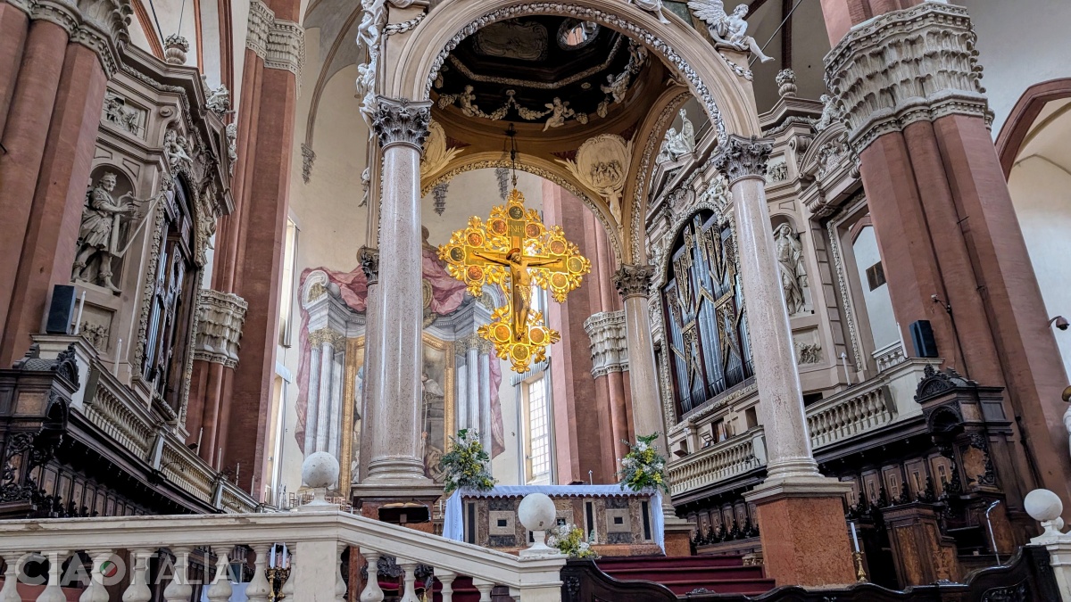 The organ to the right of the main altar is the oldest in Italy.