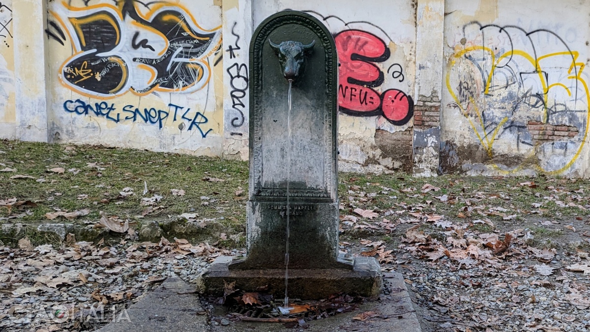 The "torèt" fountains can be found all over the city.