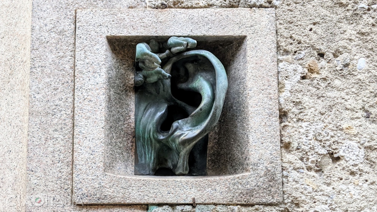 The ear-shaped intercom at Palazzo Sola Brusca.