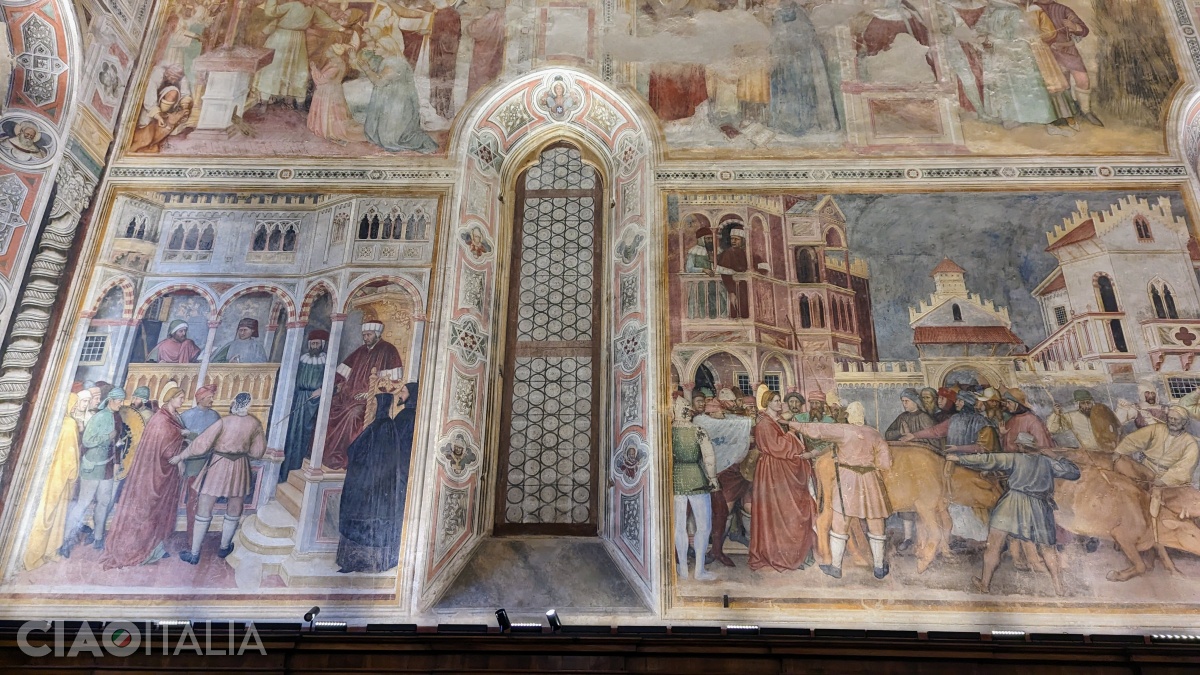 On the right wall, at the bottom, are episodes from the life of Saint Lucy.