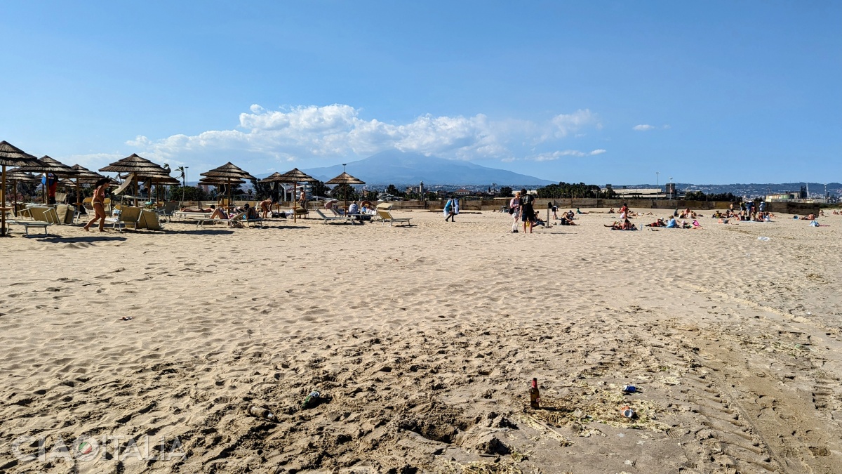 On clear days, Mount Etna can be seen from the beach.