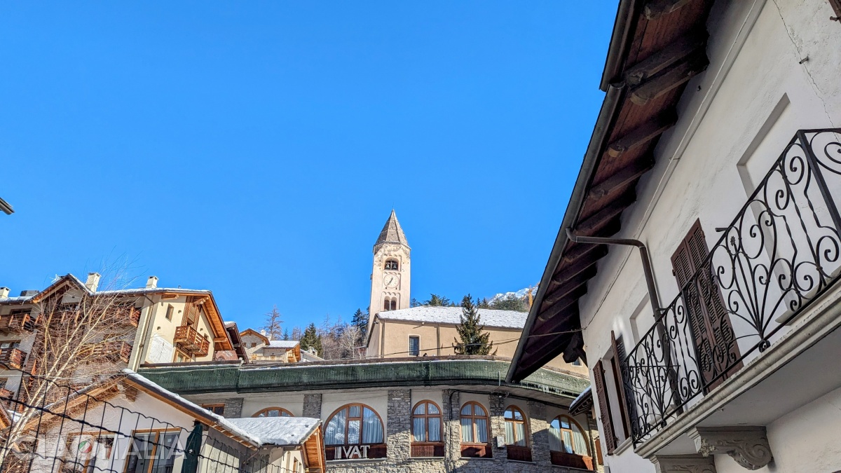 Vicolo della Chiesa will lead you to the square where the town&rsquo;s main church is located.