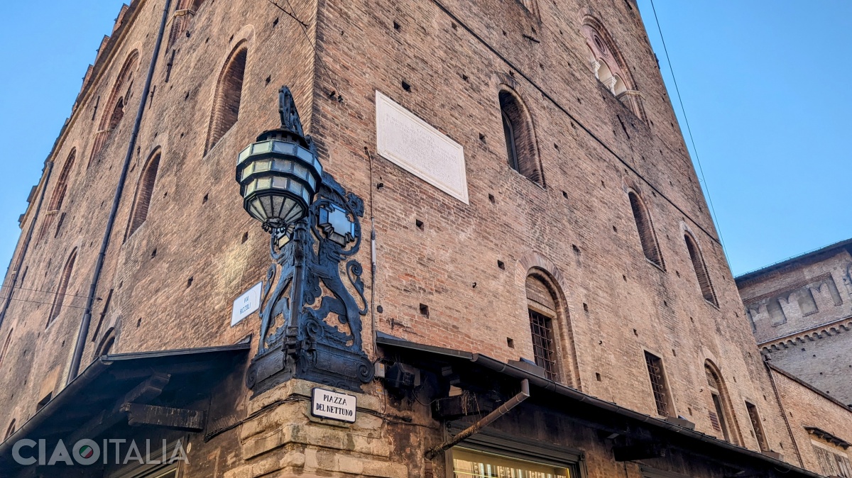 The Newborns' Lamp lit up whenever a baby was born in Bologna.