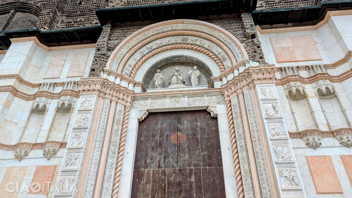The church portal was created by the sculptor Jacopo della Quercia.