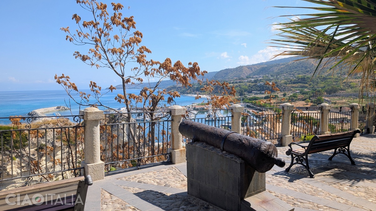 The cannon sitting in Largo Galluppi today was actually recovered from the sea, right near the beach that now shares its name.