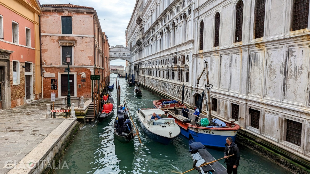 The Bridge of Sighs seen from Ponte della Canonica, with gondolas passing along the canal