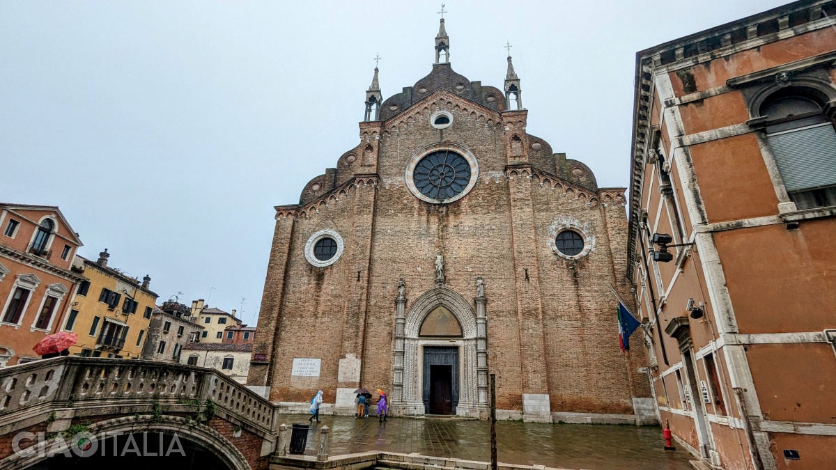 The Basilica of Santa Maria dei Frari is located in the San Polo district.