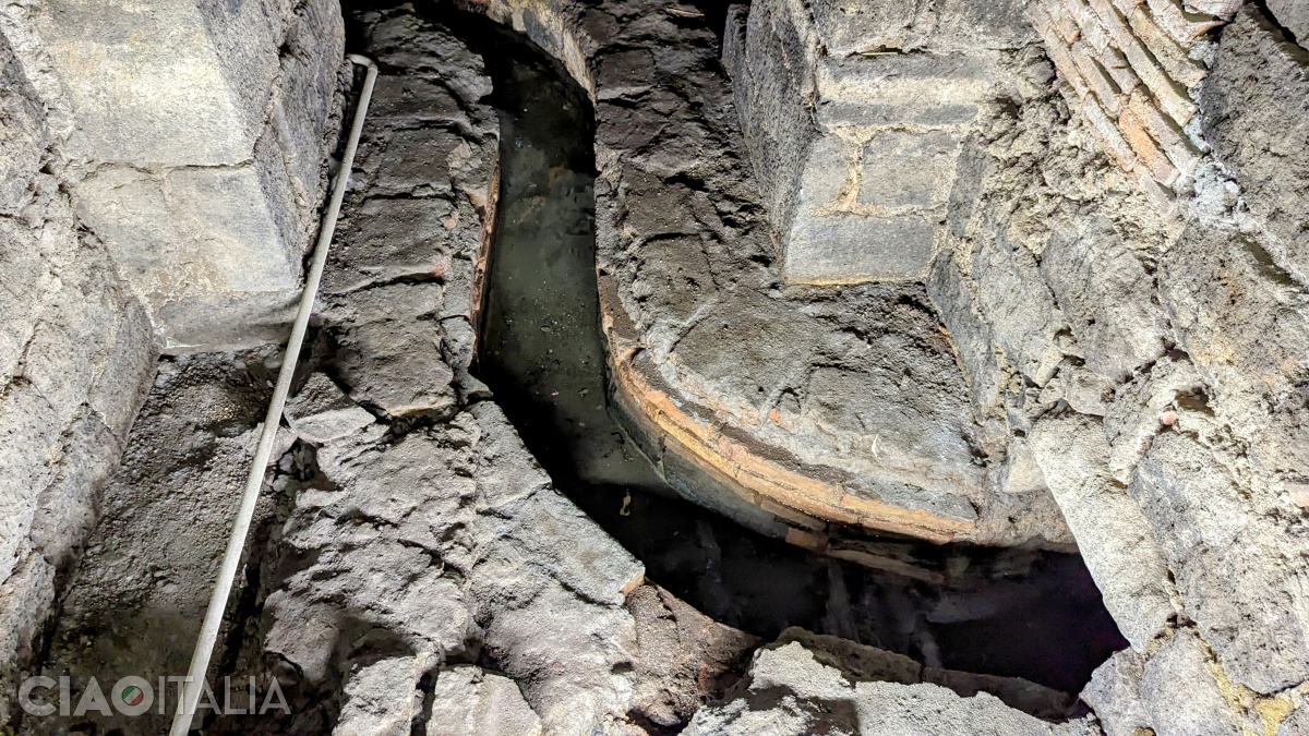 An S-shaped channel brought water to the baths.