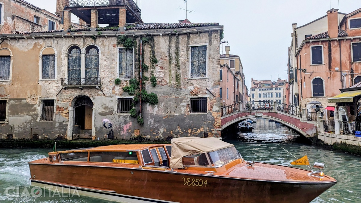 Another option to get from Marco Polo Airport to Venice is to take a water taxi.
