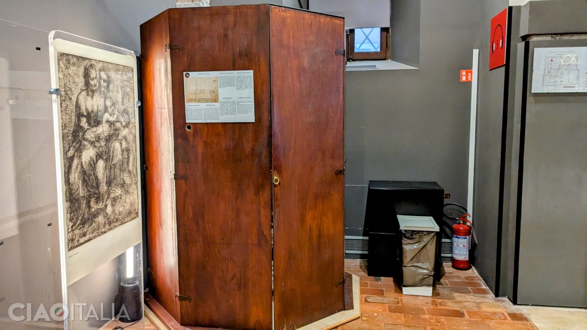 The "Mirror Room" is a wooden cabin whose interior walls are covered with mirrors.