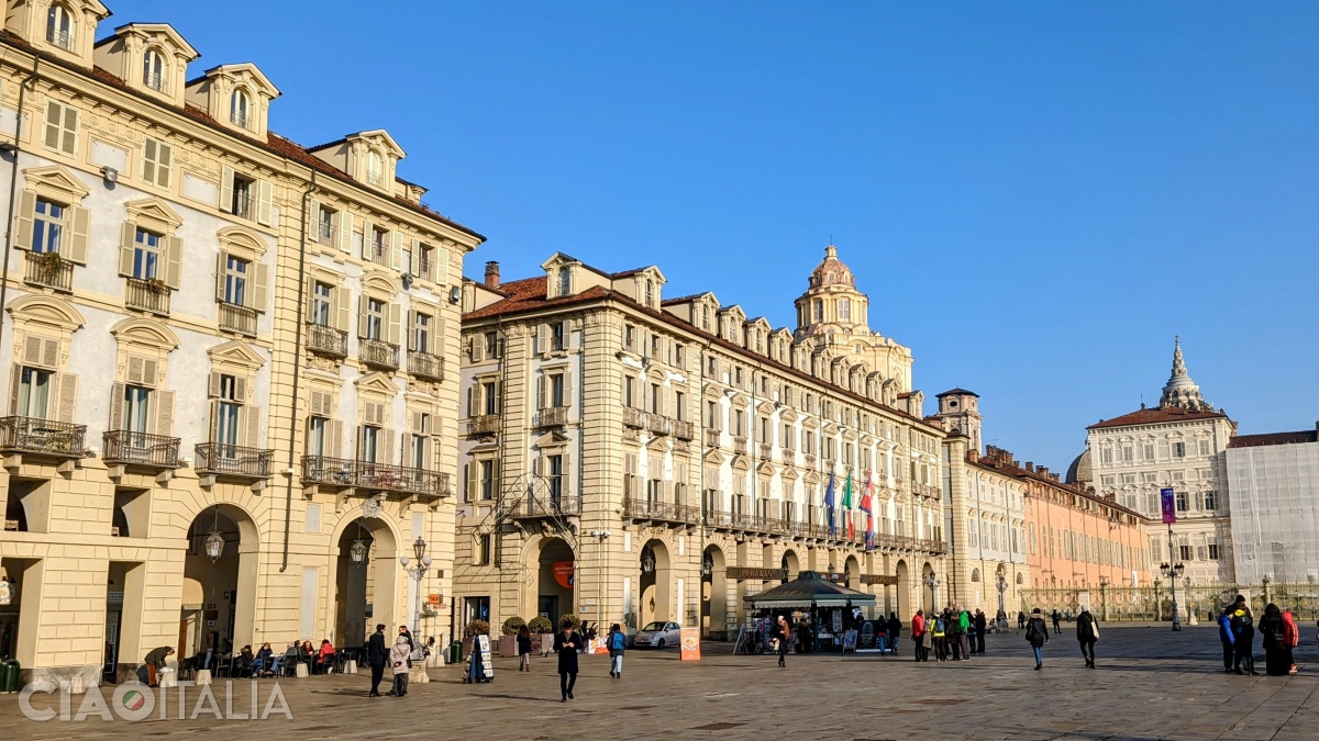 A part of Piazza Castello. In the center, you can see the dome of San Lorenzo Church, and to the right, the dome of Guarini's Chapel.