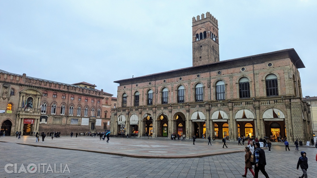 The Arengo Tower seen from Piazza Maggiore