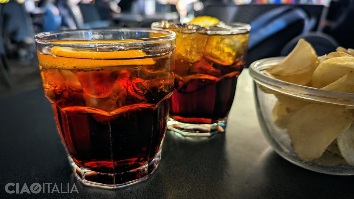 If you want to adopt the locals' habits, it's a must to have a spritz in a square in Padua.