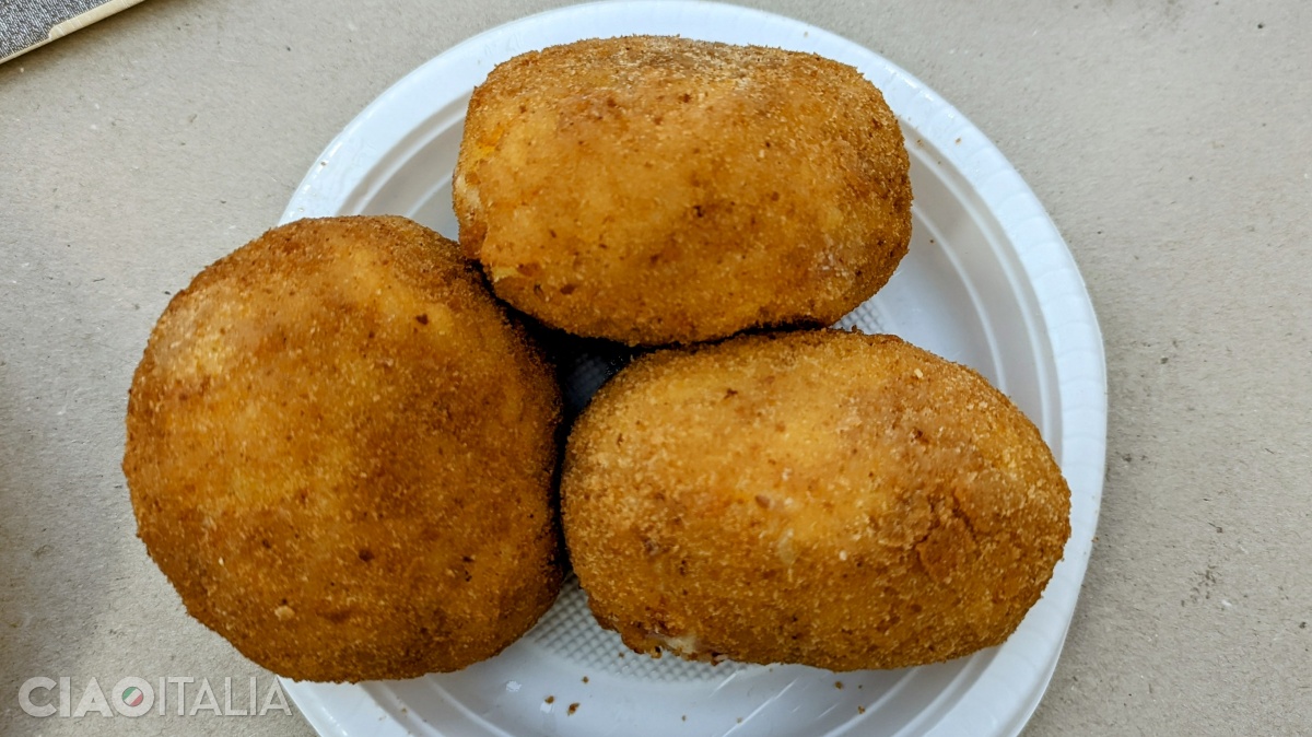 In the Palermo area, the "arancina" has a round shape.
