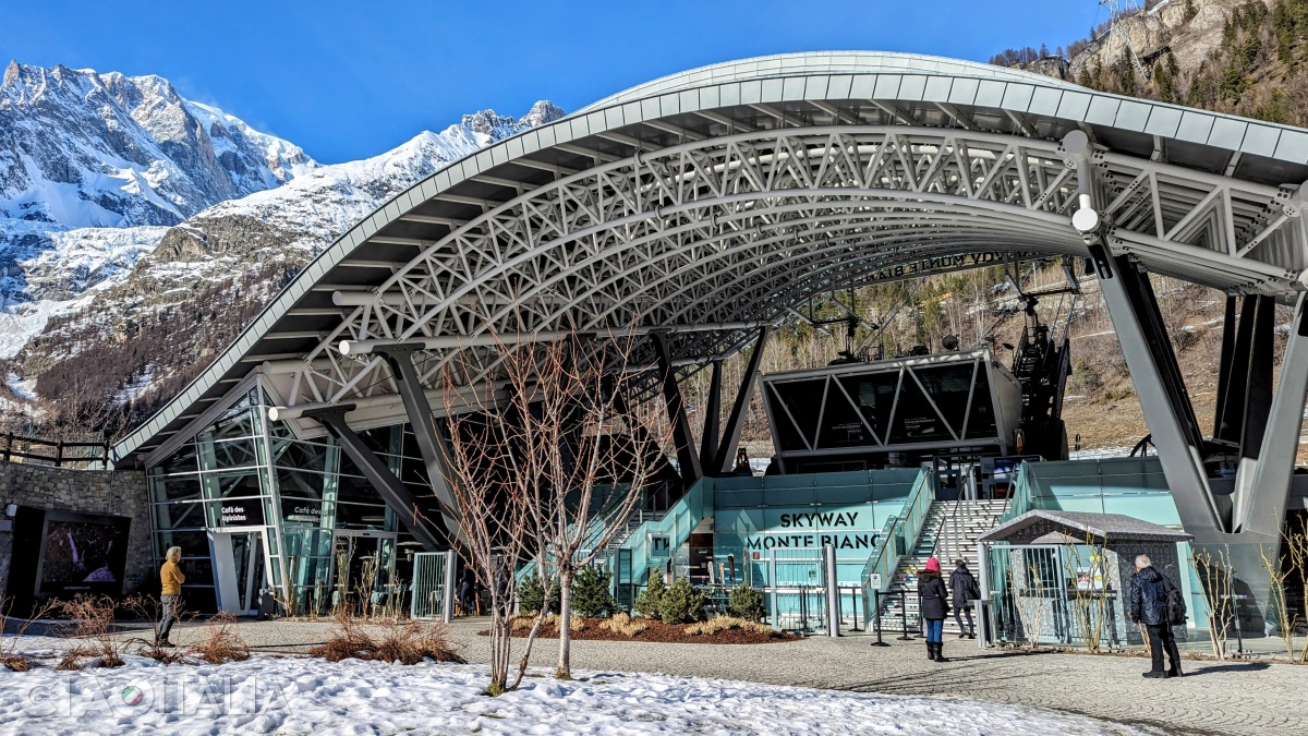 The cable car departure station in Courmayeur