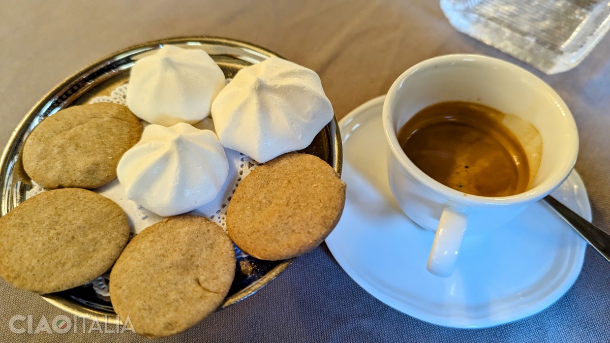 A coffee and a few sweets