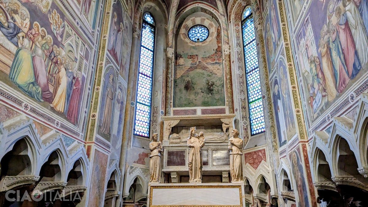 The altar was created by the Tuscan sculptor Giovanni Pisano.