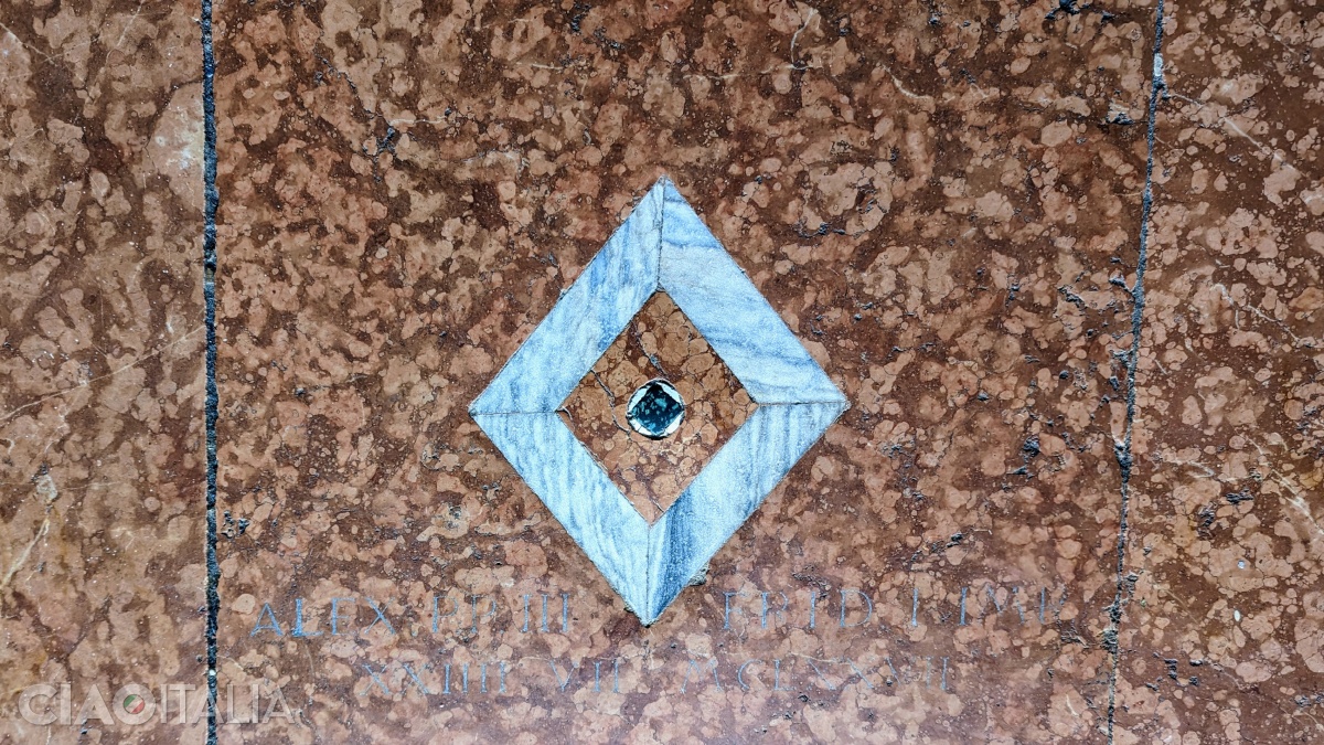 The place where Barbarossa knelt before Pope Alexander III