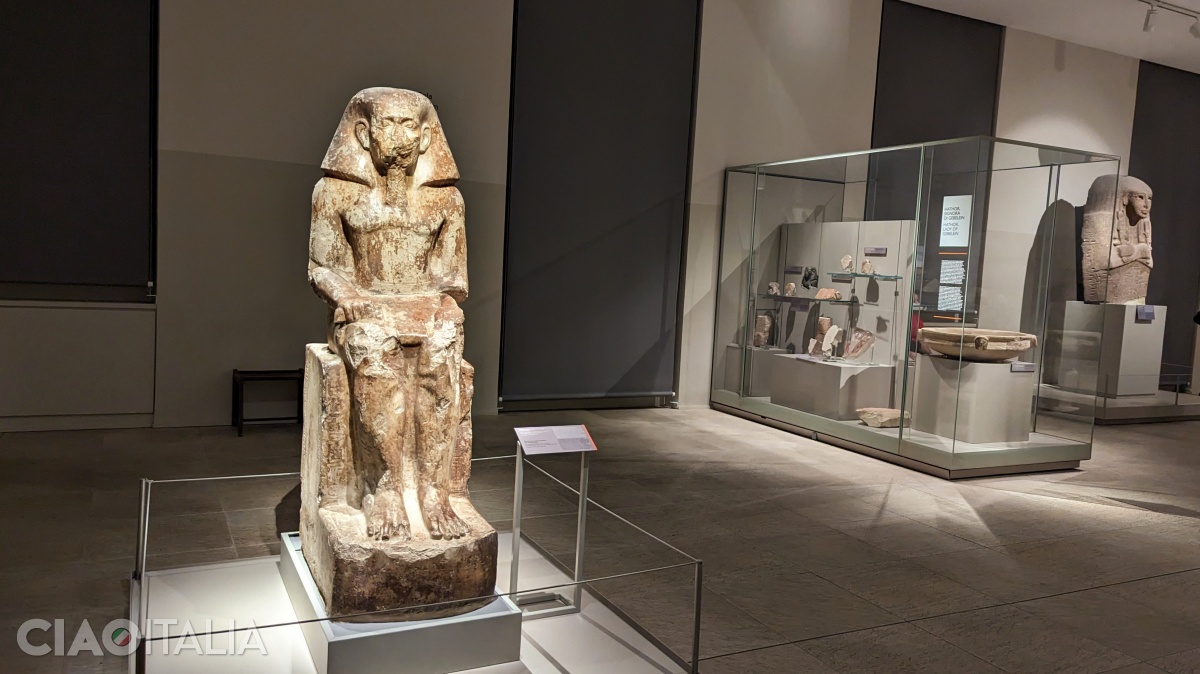 The statue of Governor Uahka, made of limestone, around 1850 BCE