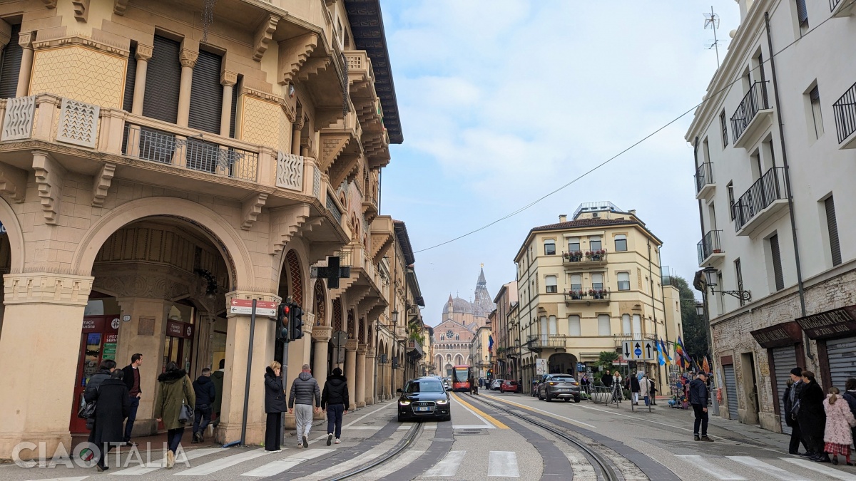 The area between the Basilica of Saint Anthony and Prato della Valle