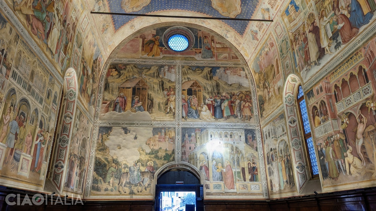 On the wall at the entrance are scenes from the life of Jesus.