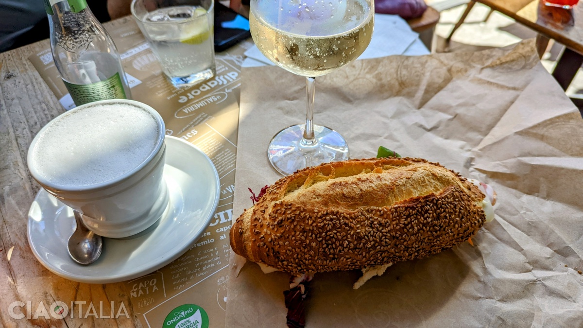 Stop for a sandwich before continuing your sightseeing in Ortigia.