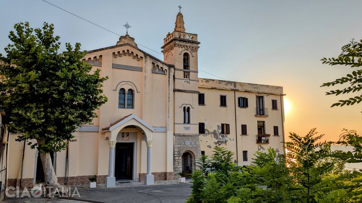 The Sanità Monastery, from which Spiaggia del Convento Beach takes its name