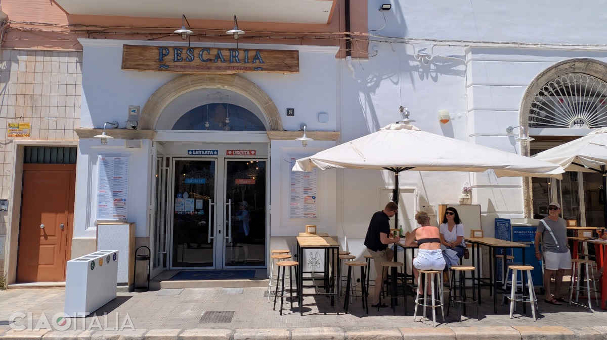 Try an octopus sandwich at Pescaria.
