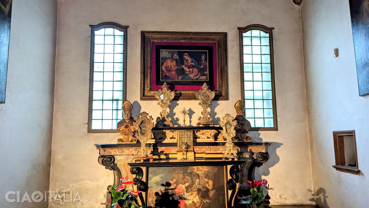 In the Chapel of Saint Joseph, there is a painting by Paris Bordone.