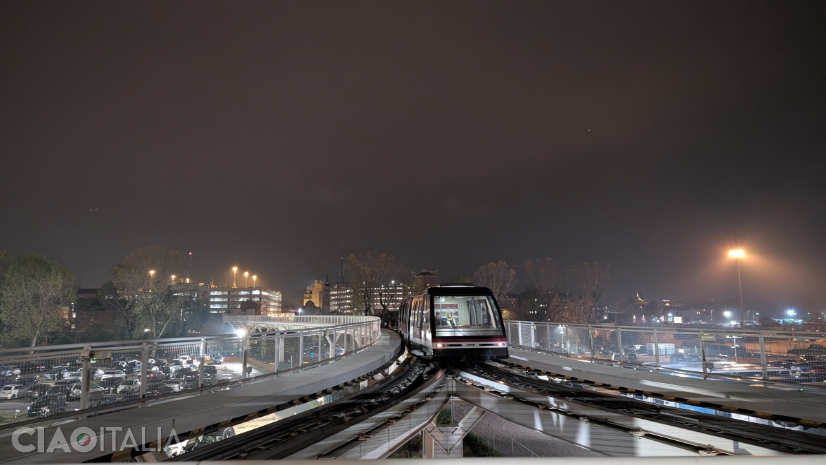 The People Mover operates until the evening.
