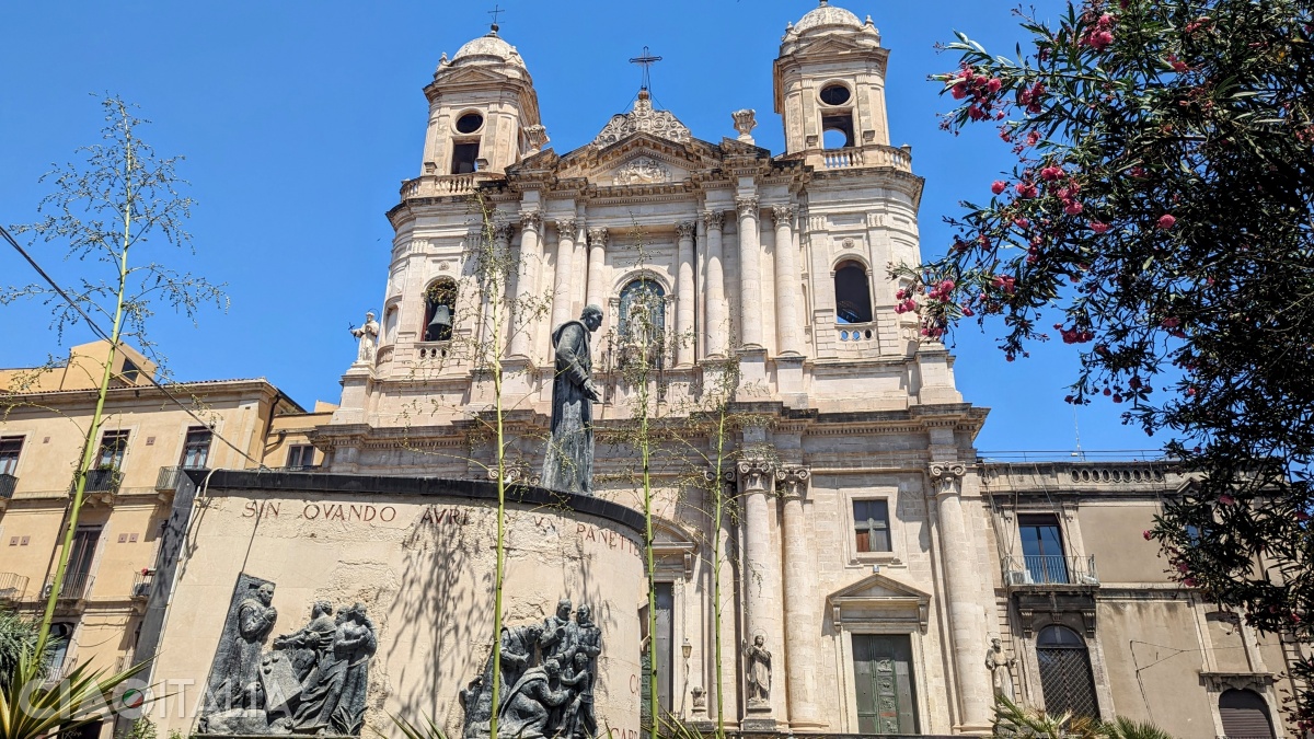 The Church of San Francesco d'Assisi all"Immacolata has in front of it the statue of Cardinal Dusmet.