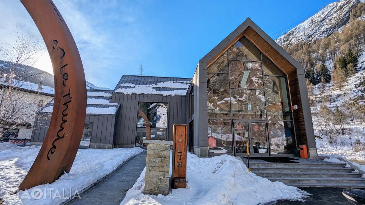 The tourist information office in La Thuile