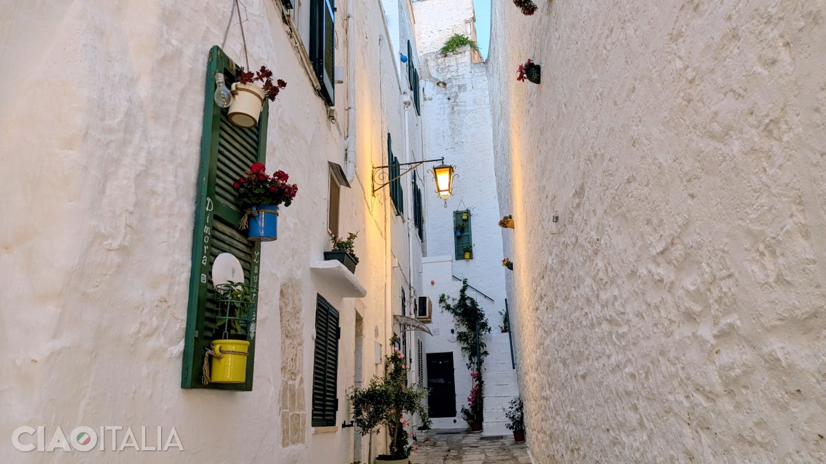 Entrance to the holiday home Dimora Lavinia, located right in the historic center of Ostuni