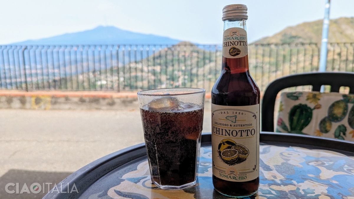 A chinotto with a view of Etna