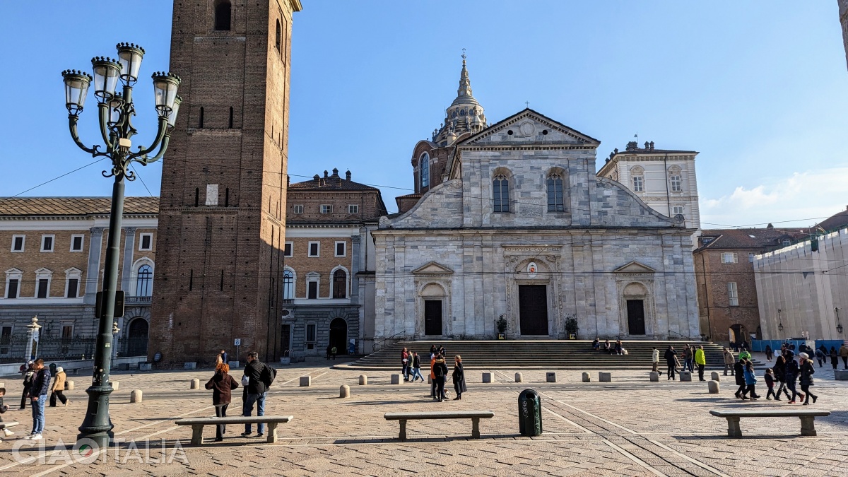 The Cathedral of St. John the Baptist (the Duomo) in Turin is located in Piazza San Giovanni. To its left stands the bell tower, which is 62 meters tall.