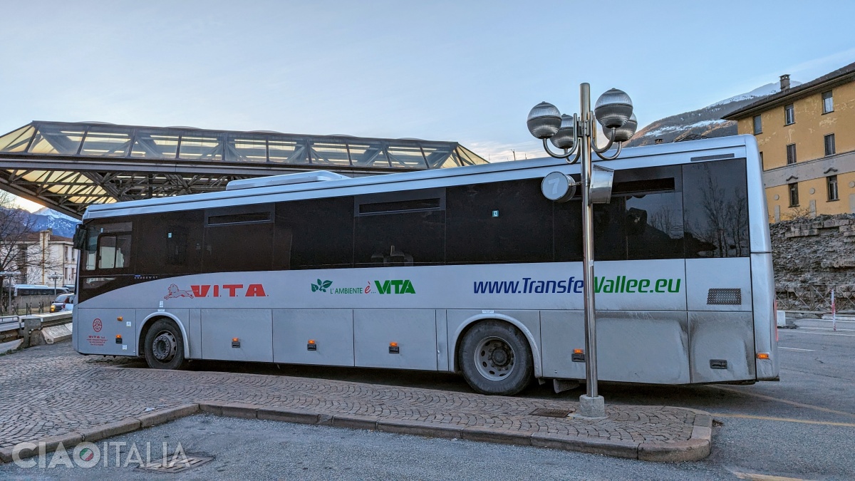 VITA buses connect Turin Airport with the main towns in the Aosta Valley.