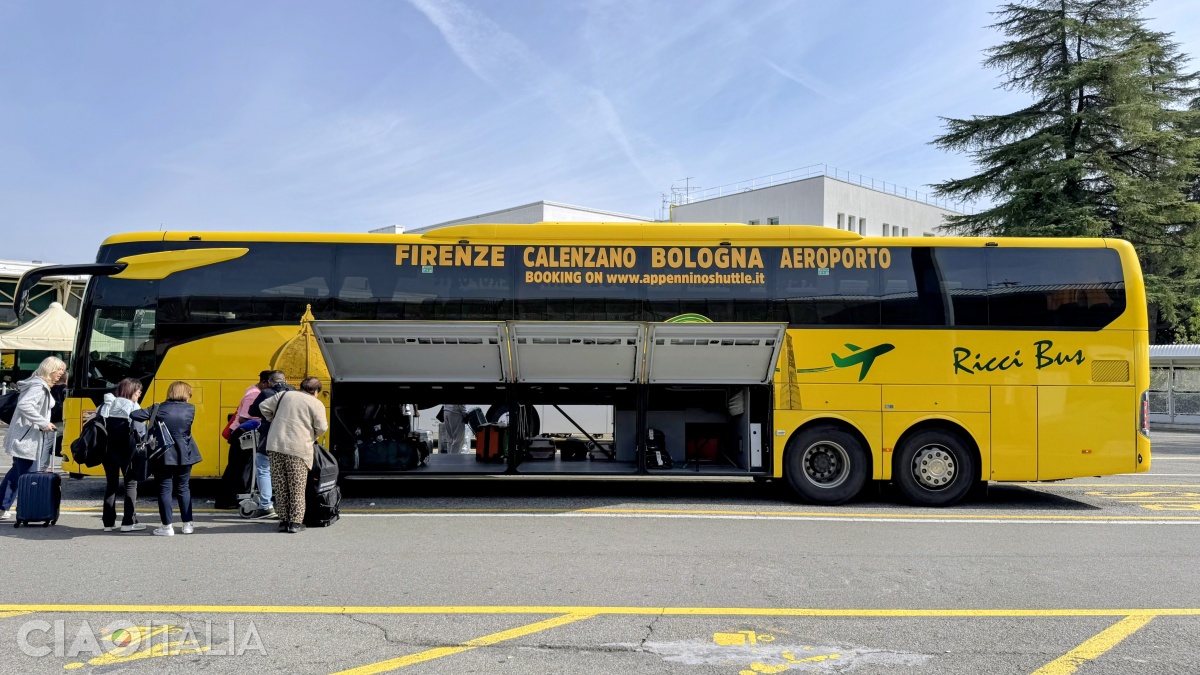 A shuttle bus provides the connection between Bologna airport and Florence.