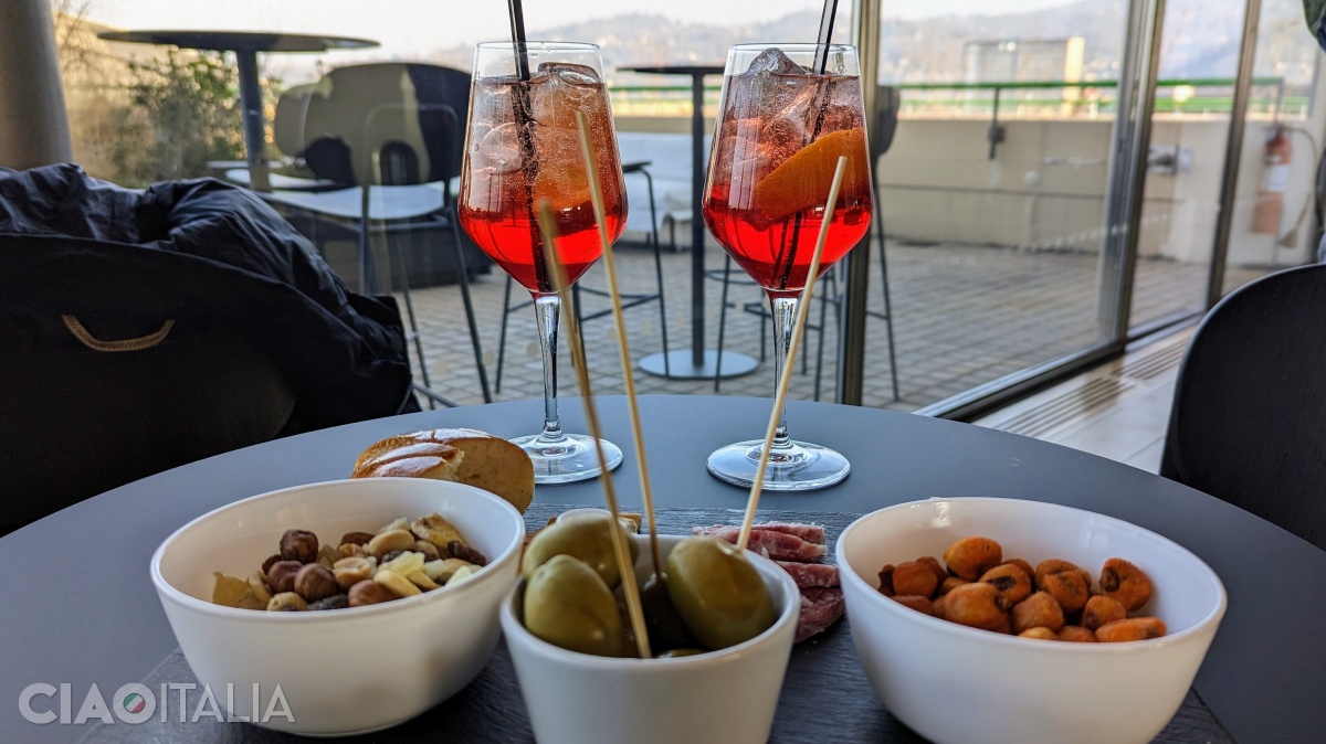 At Fiat Café 500, you can take a break for an aperitivo.
