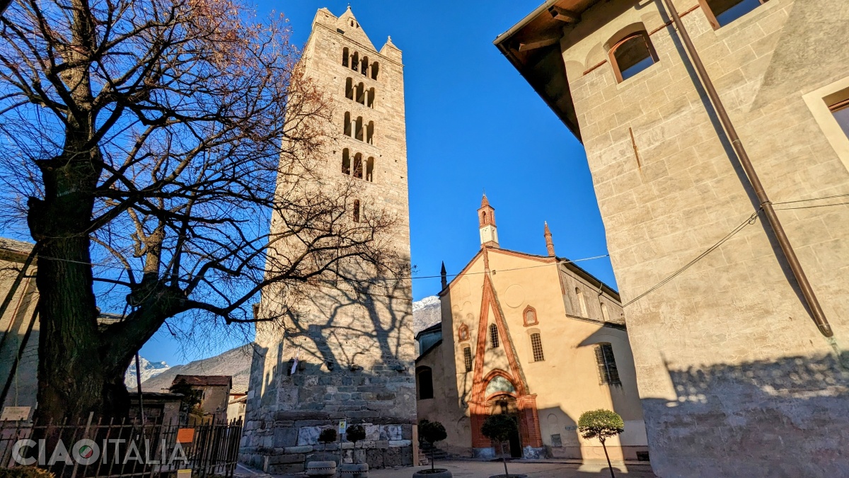 The Collegiate Church of Sant'Orso and its bell tower