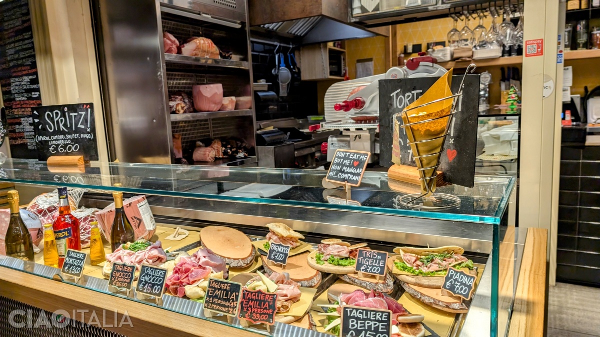 In Mercato di Mezzo, you can grab a quick snack.