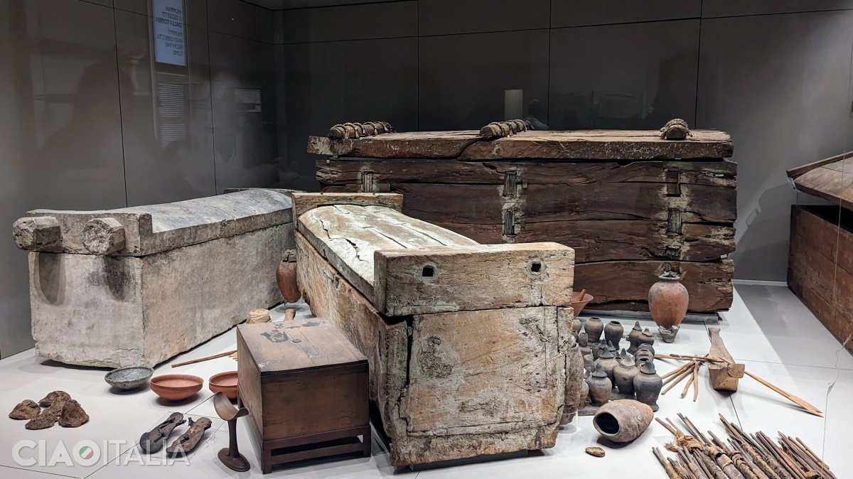 The Tomb of the Unknowns, dating from 2400 BCE, is the oldest in the museum. It contained three chambers with sarcophagi, mummies, and funerary objects. The name comes from the fact that no clues were found regarding the identities of the individuals buried there.