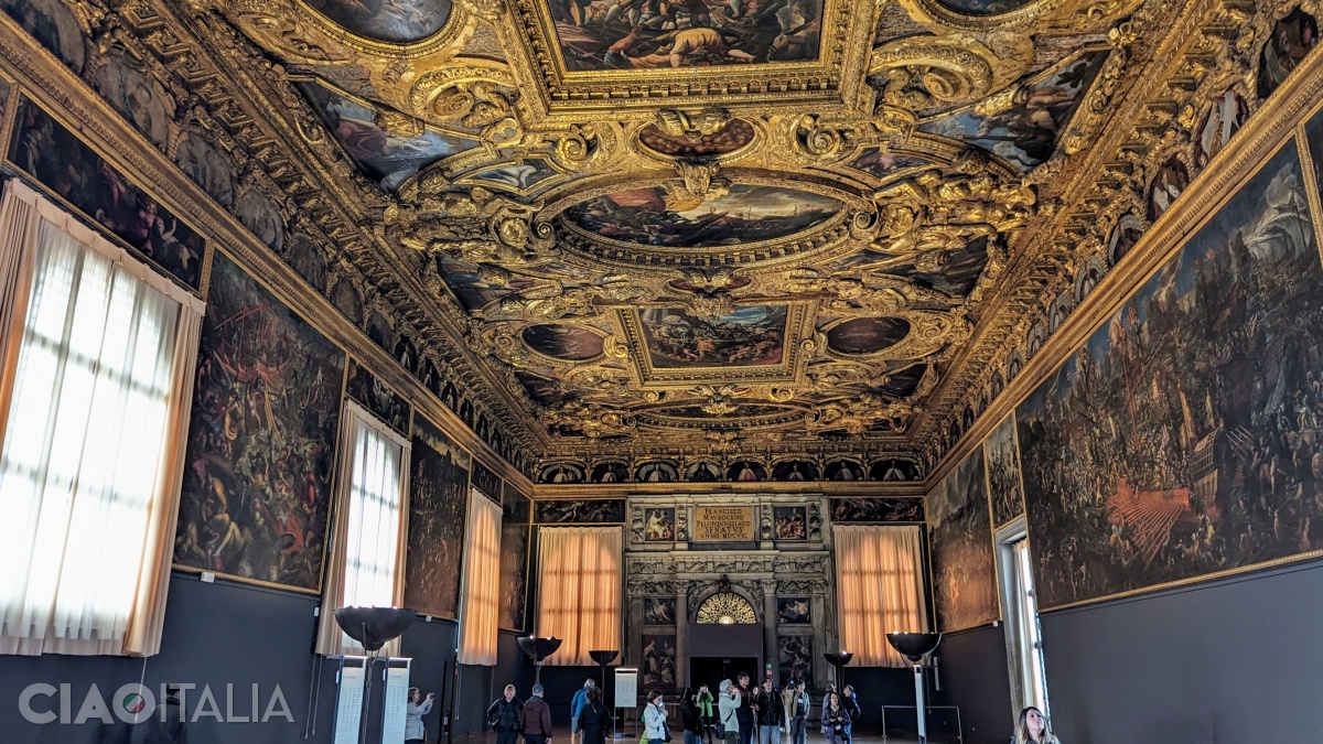 The Arch of Triumph was erected for Doge Morosini.