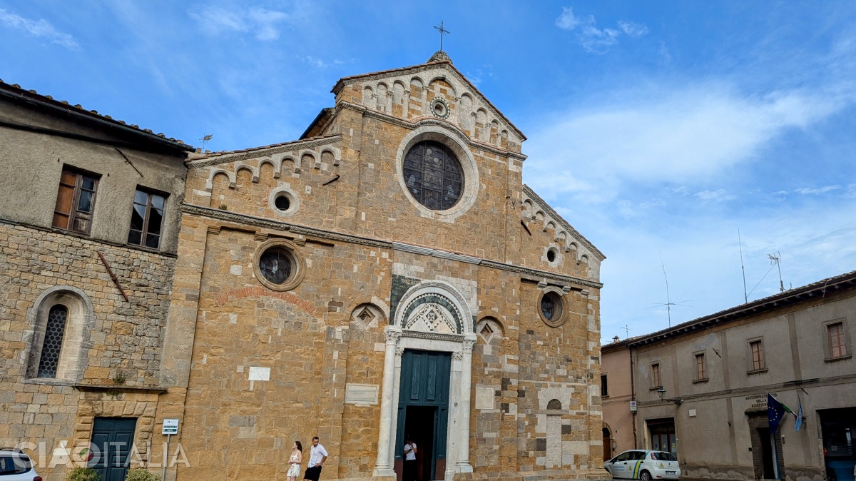 The Volterra Cathedral is located in Piazza San Giovanni.