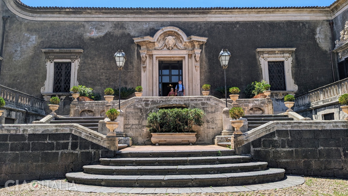 The inner courtyard of Palazzo Biscari