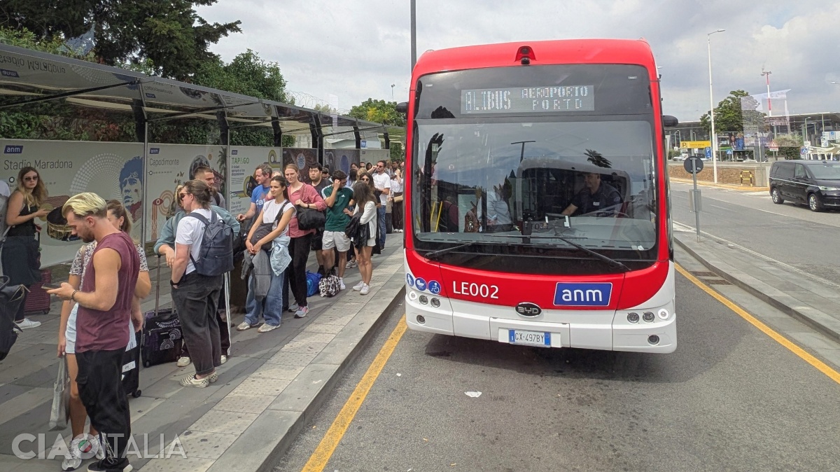 When boarding the bus, queues usually form.