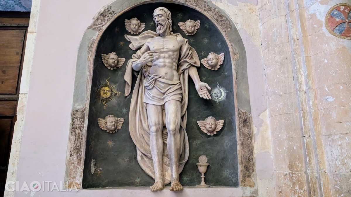 The statue of Jesus the Savior (16th century)