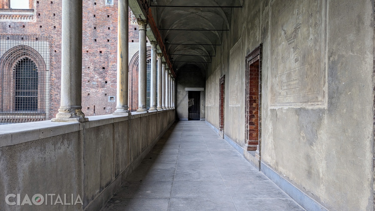 The graffiti decorations in the portico date from the late 19th century.